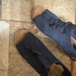 TOMS Women's Navy Peep-Toe Mules